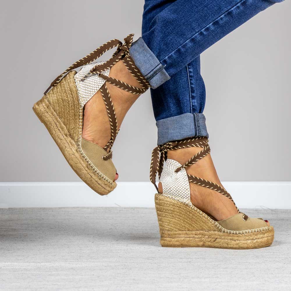 Alpargata con cuña Dolores Mushroom.