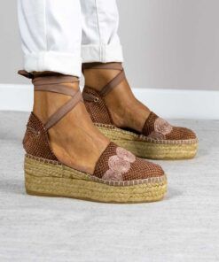 Alpargata con cuña Alma Marrón.