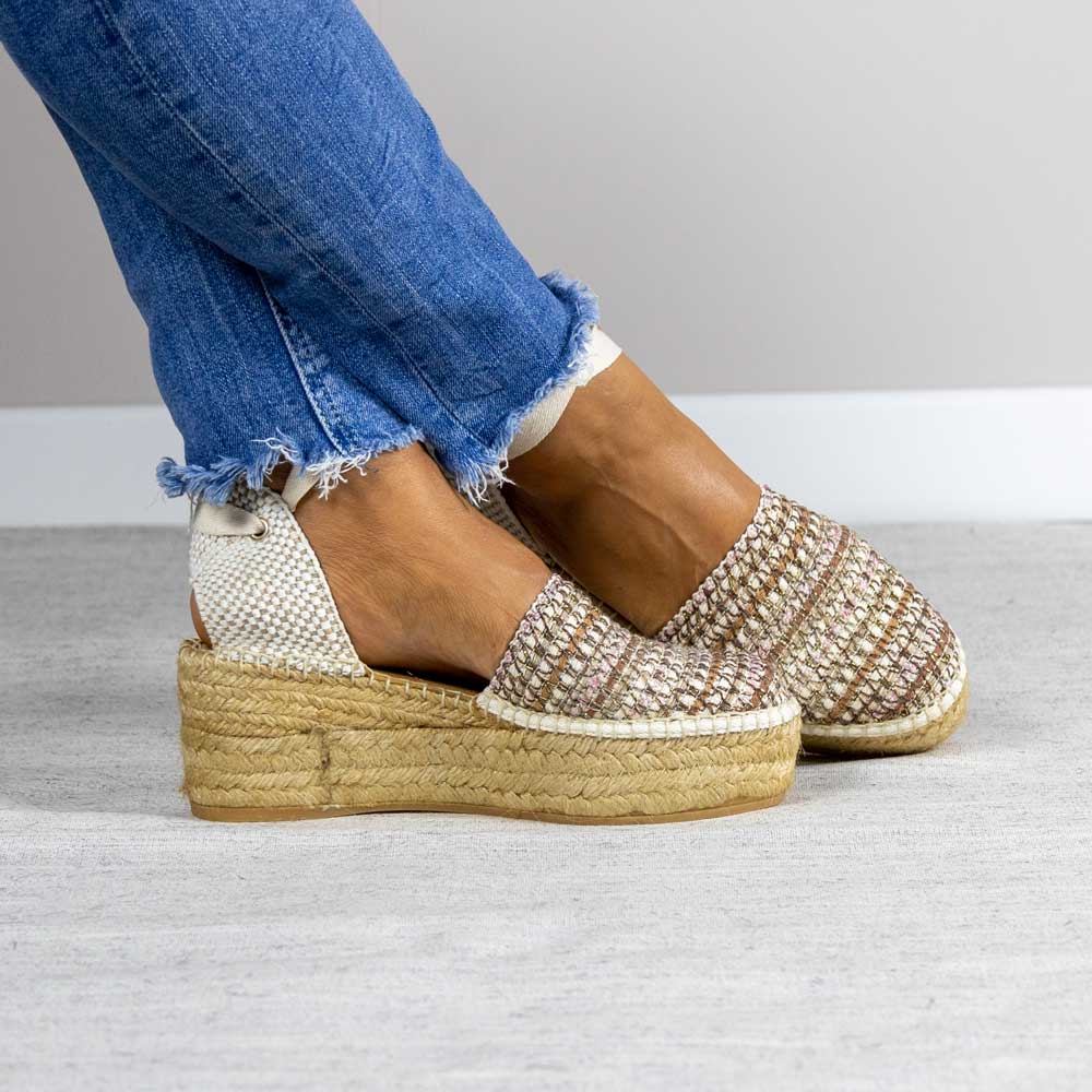 Alpargata con cuña Cloe Beig. - Imagen 3