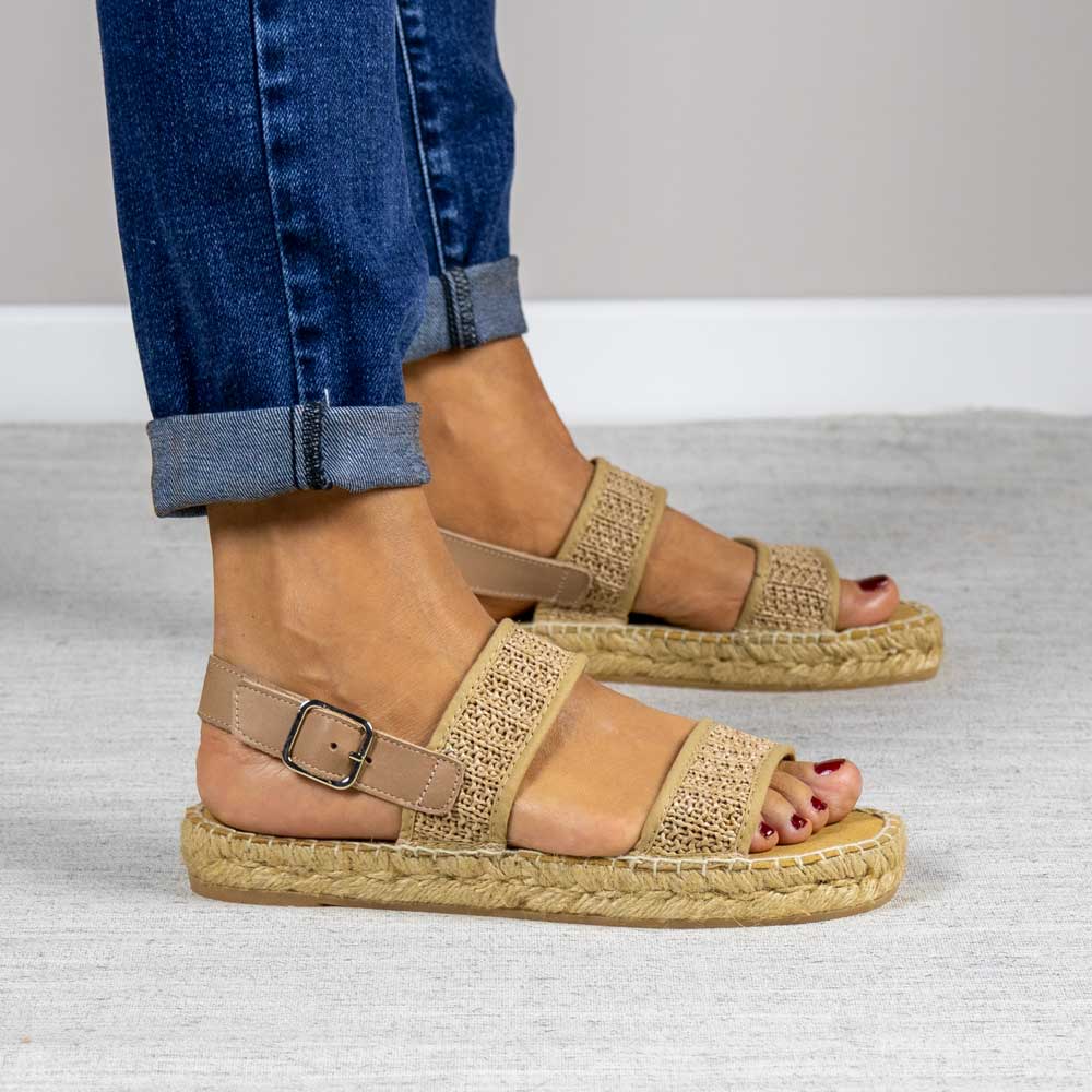 Alpargata plana Valeria Cuero.