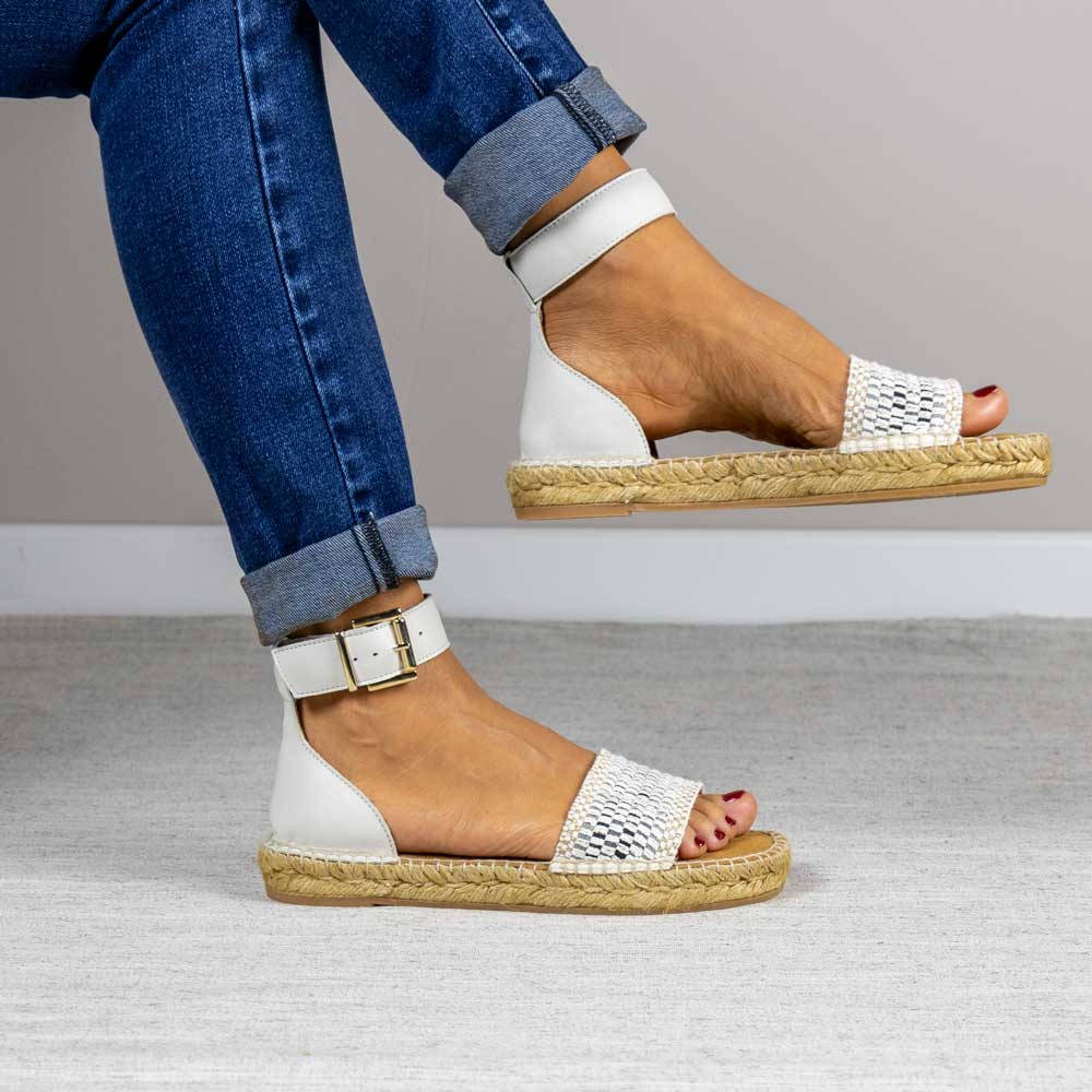 Alpargata plana Vanesa Blanco Oro.