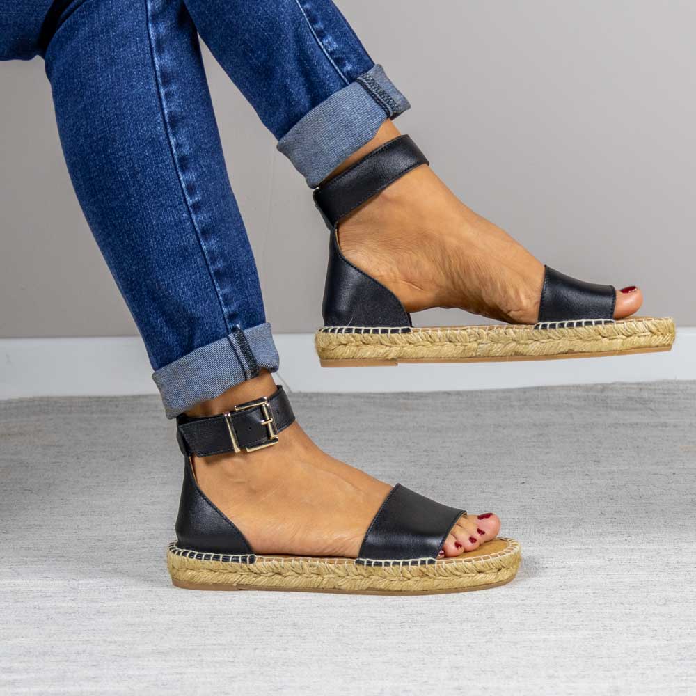 Alpargata plana Vanesa Negra.