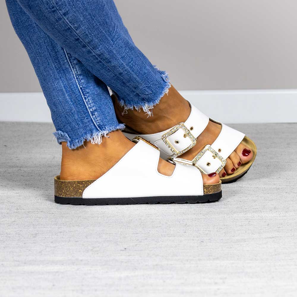 BioMacarenaBlanco2 Sandalia bio Macarena color charol blanco con suela de corcho anatómica Maretas