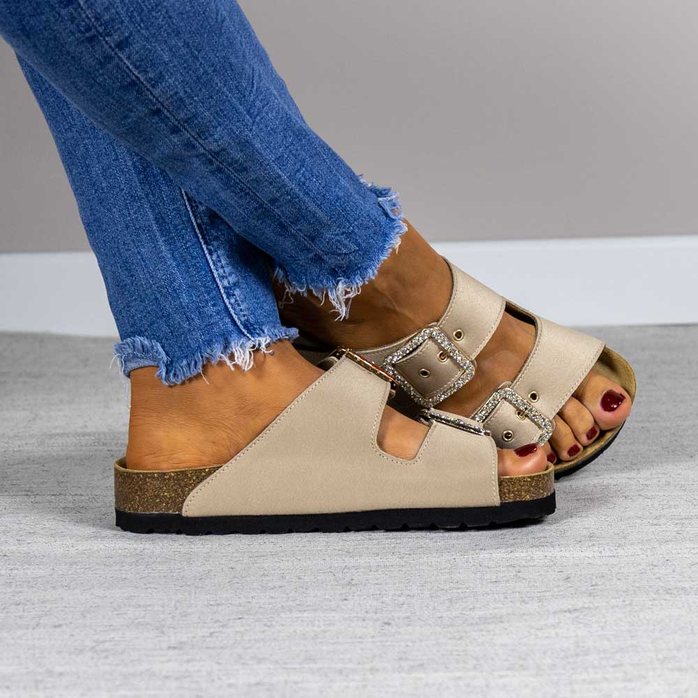 BioMacarenaRasoTauStrass5 Vista lateral de sandalia cómoda bio Macarena de raso para mujer Maretas