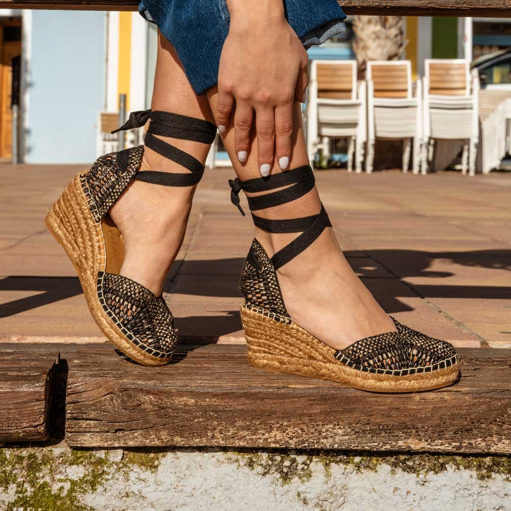 Alpargata con cuña Triana Negro.